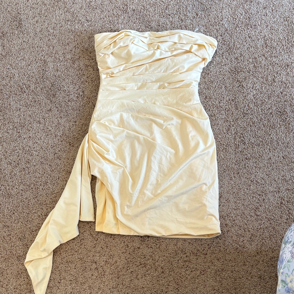 Elegant Cream Strapless Dress